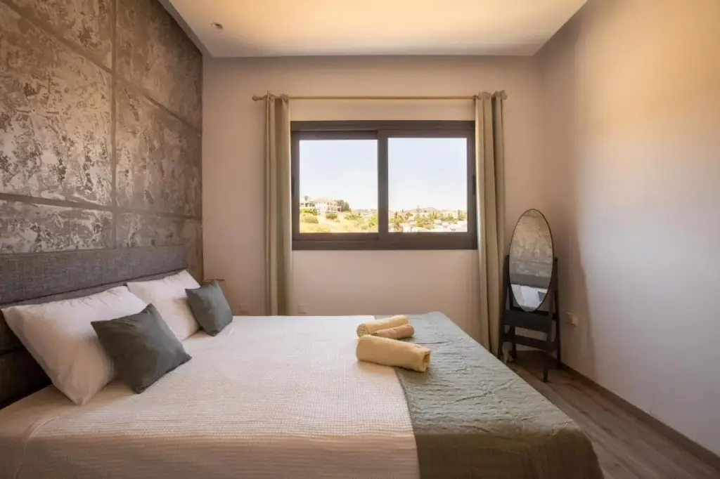 Айос-Атанасиос: Eagles Nest- 2BR stylish, free park, Netflix