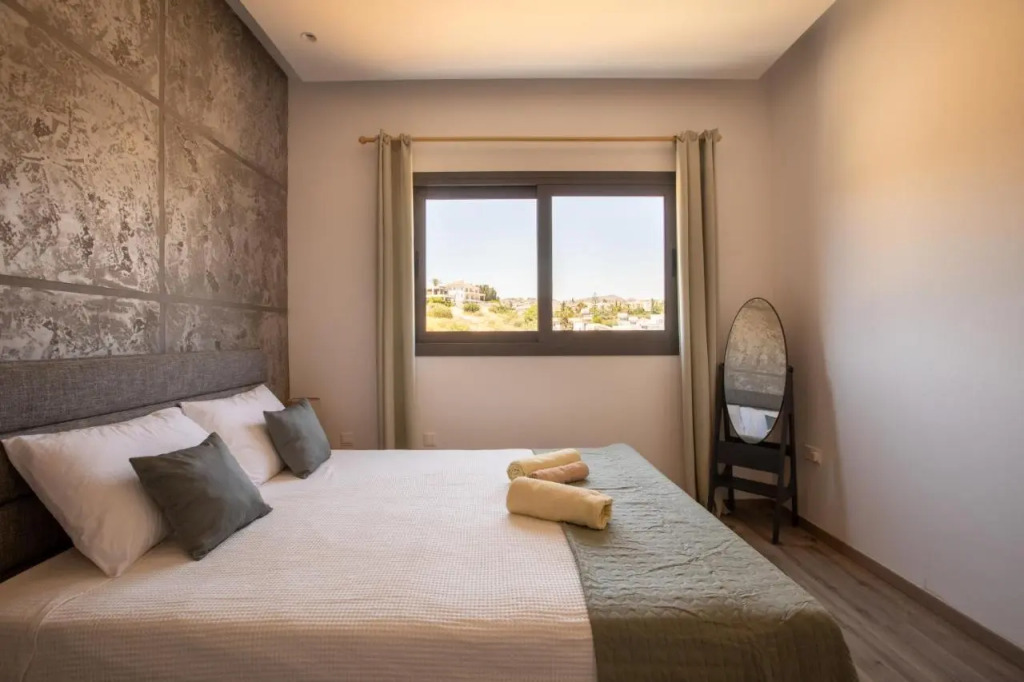 Айос-Атанасиос: Eagles Nest- 2BR stylish, free park, Netflix