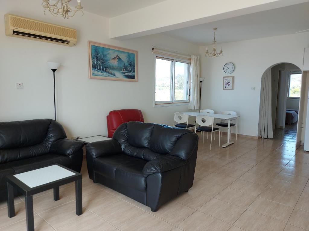 Пейя: SEA CAVES suite