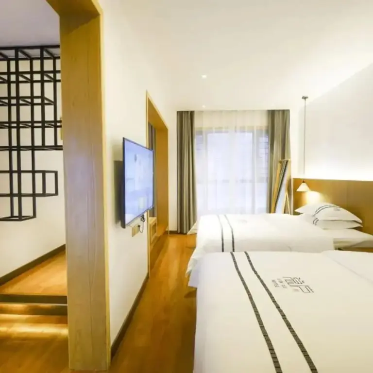 Сянси: Yinlu Bedroom Fenghuang Hongqiao Shop