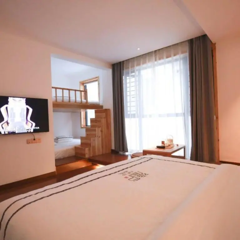 Сянси: Yinlu Bedroom Fenghuang Hongqiao Shop