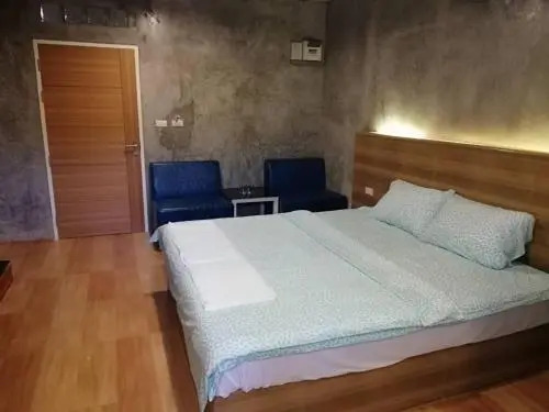 Бангтхорат: Sands Place Apartment and Hotel