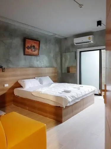 Бангтхорат: Sands Place Apartment and Hotel
