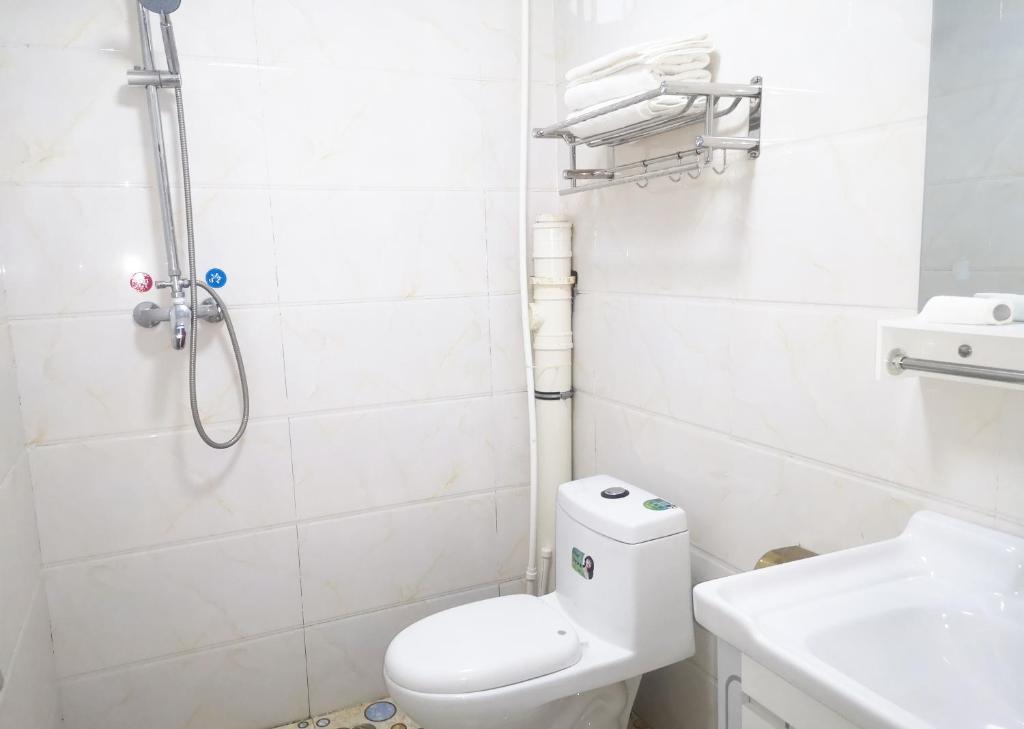 Цзюцюань: Dunhuang Happy Yijia Guest House