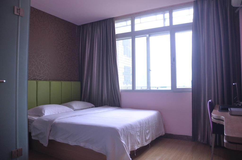 Яншо: Thank Inn Chain Hotel Guangxi Guilin West Yangshou Road
