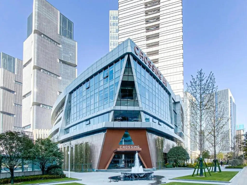 Zhengzhou East Railway Station Crossing Hotel — фото 1