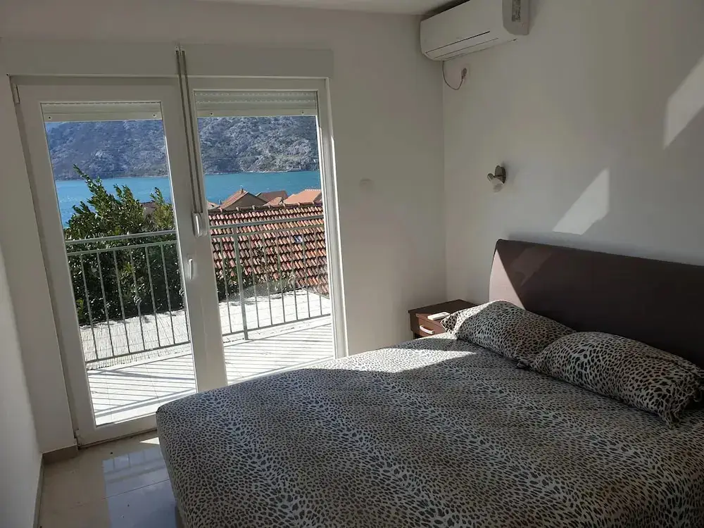 Рисан: Apartments Montenegro Risan