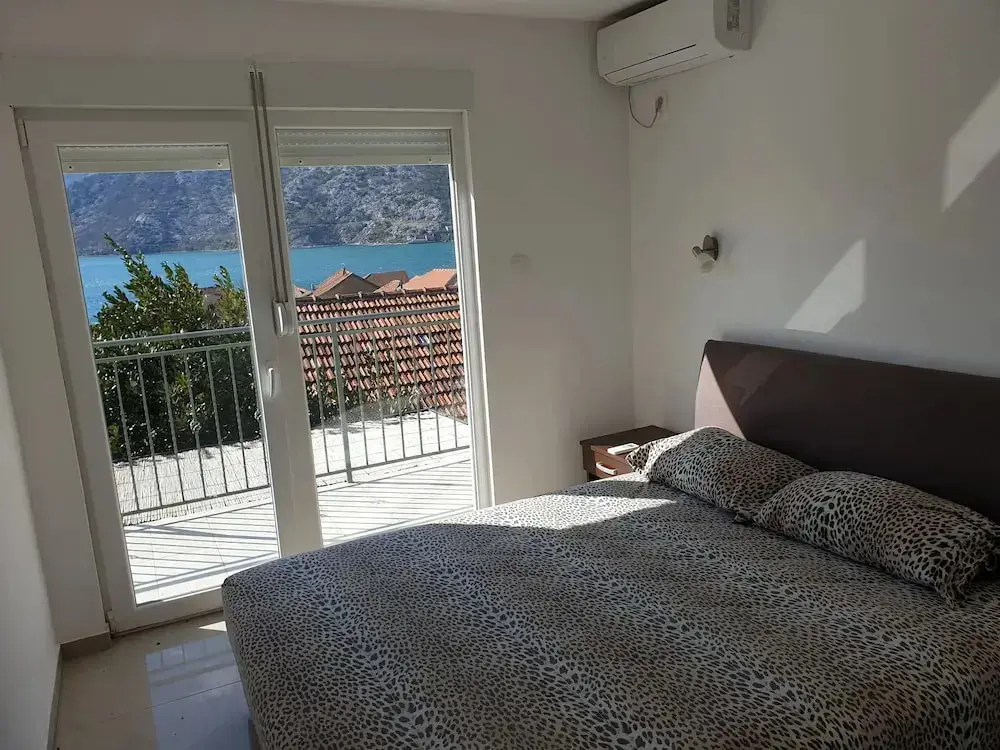 Рисан: Apartments Montenegro Risan