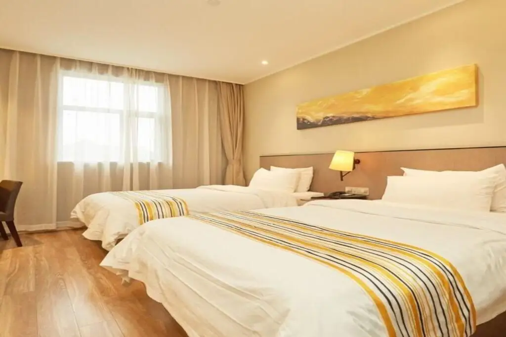 Шанхай: Home Inn Plus (Shanghai Pudong Airport)