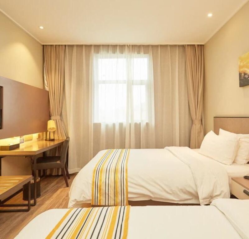 Шанхай: Home Inn Plus (Shanghai Pudong Airport)
