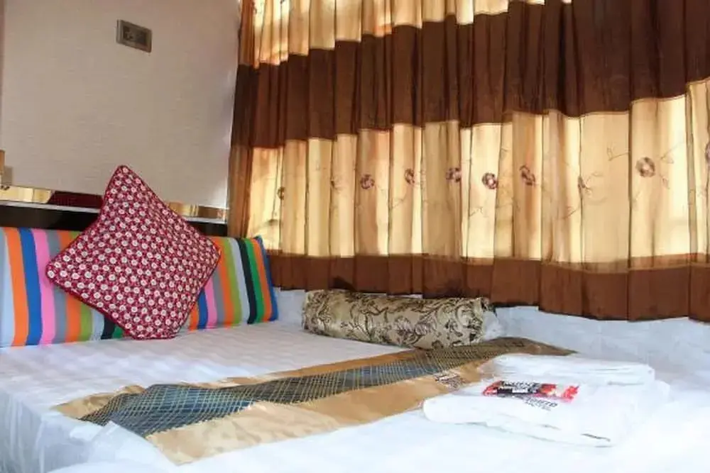 Гонконг: Room in Guest Room - Standard Family Room Mere Steps Away From Mira Place 1