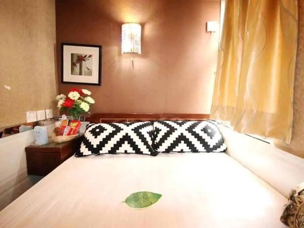 Гонконг: Standard Double Room
