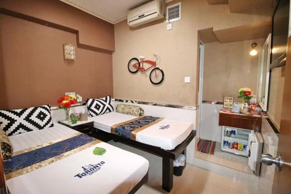 Гонконг: Standard Triple Room