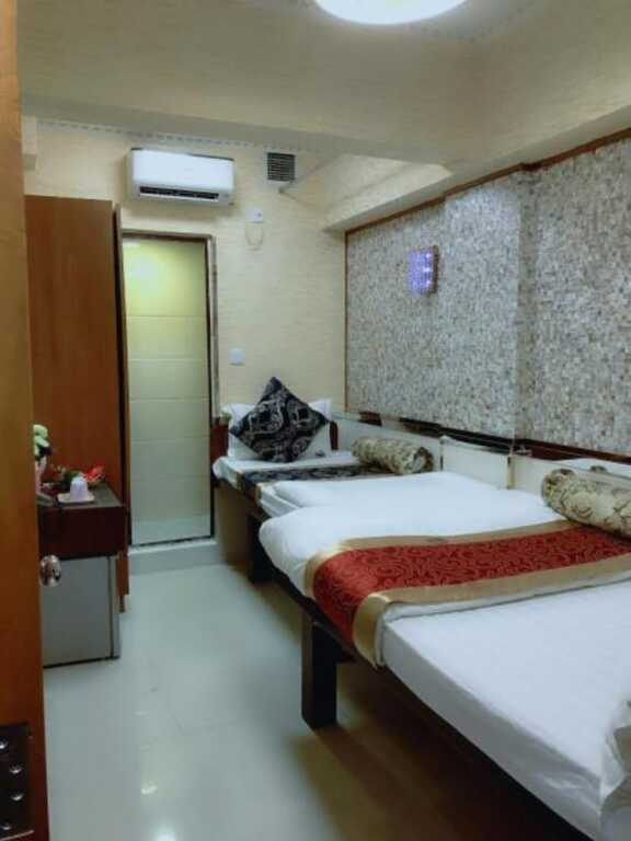 Гонконг: Standard Triple Room