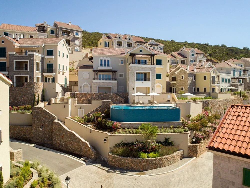 Lustica Bay Marina — фото 1