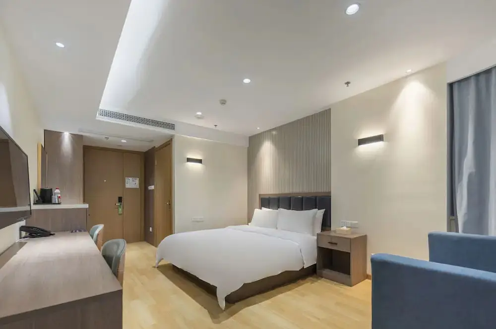 Цзясинь: Happy Lane Hotel