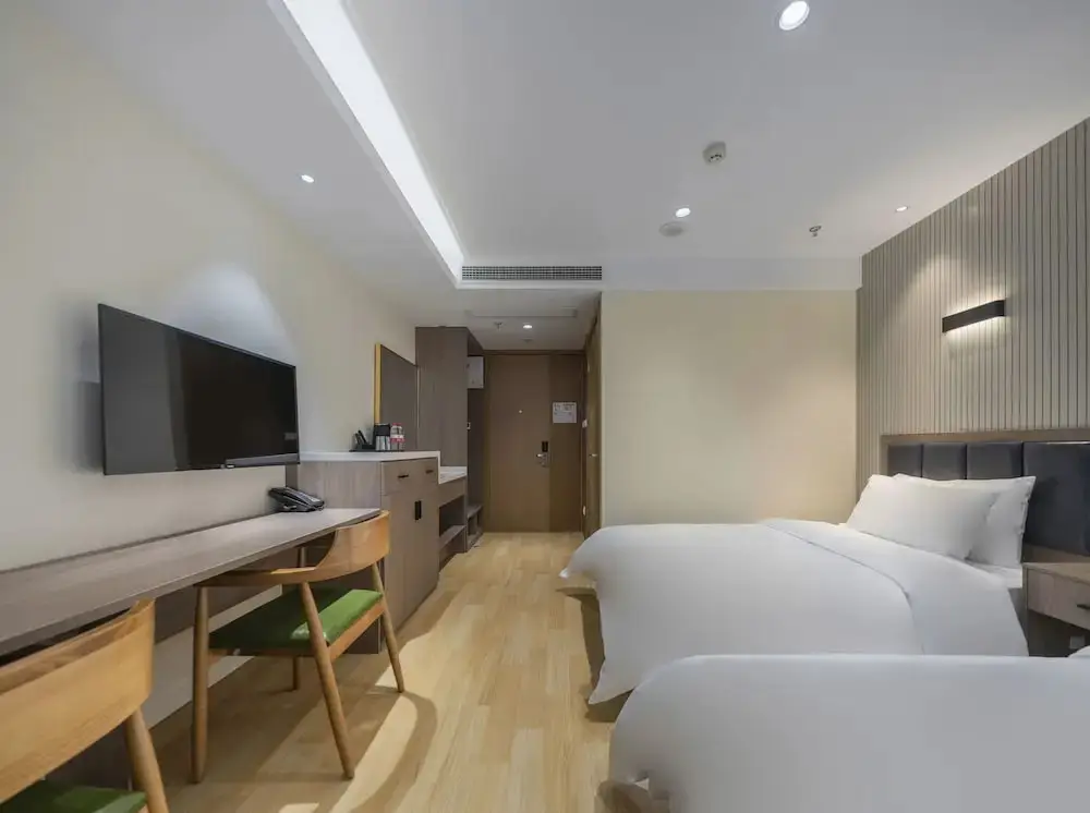 Цзясинь: Happy Lane Hotel