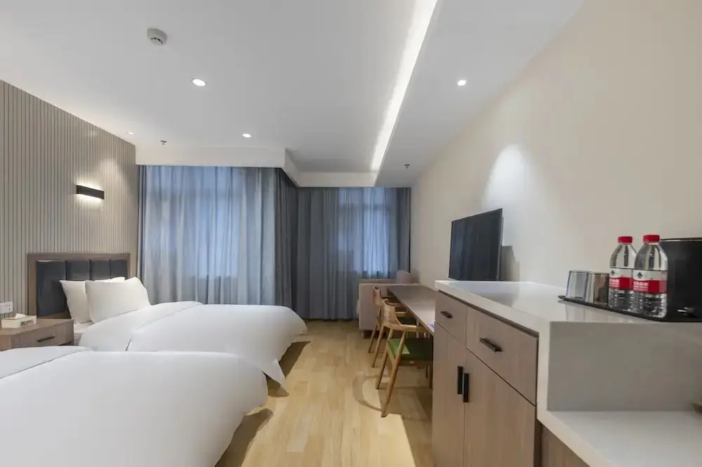 Цзясинь: Happy Lane Hotel