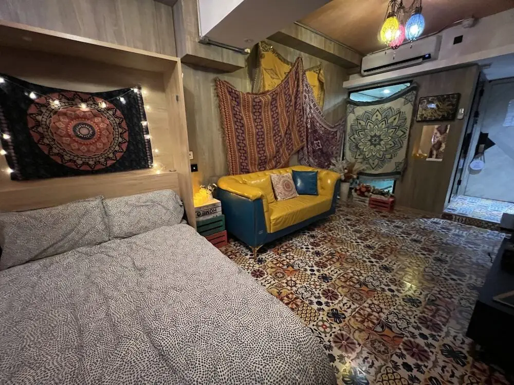 Гонконг: Staycation Partel