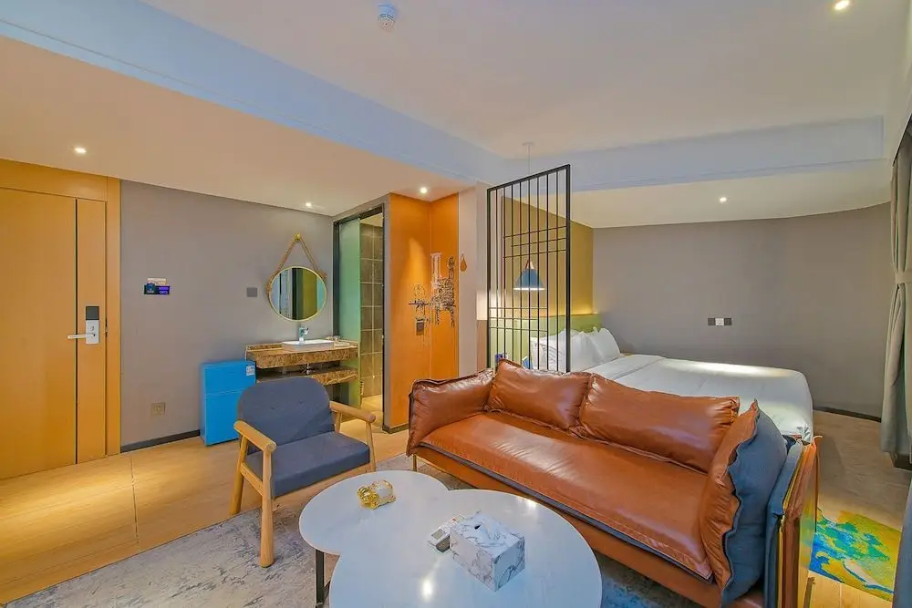 Шэньчжэнь: Shenzhen East Railway And Buji Subway Station Ranch Hotel