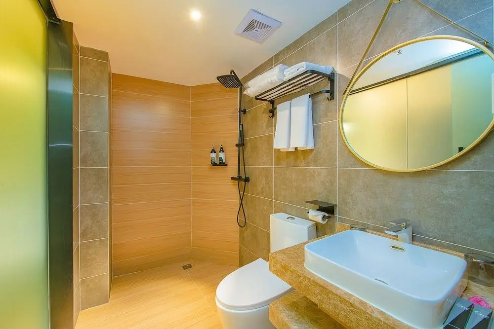 Шэньчжэнь: Shenzhen East Railway And Buji Subway Station Ranch Hotel
