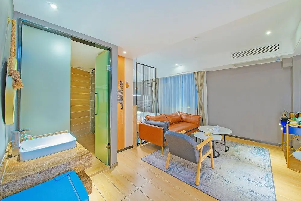 Шэньчжэнь: Shenzhen East Railway And Buji Subway Station Ranch Hotel