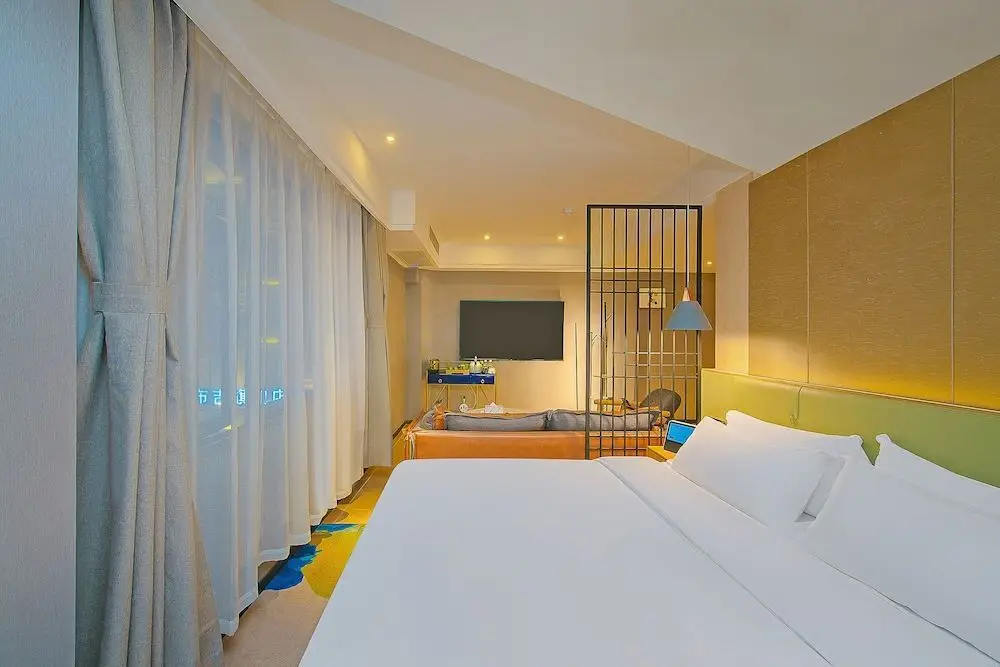 Шэньчжэнь: Shenzhen East Railway And Buji Subway Station Ranch Hotel