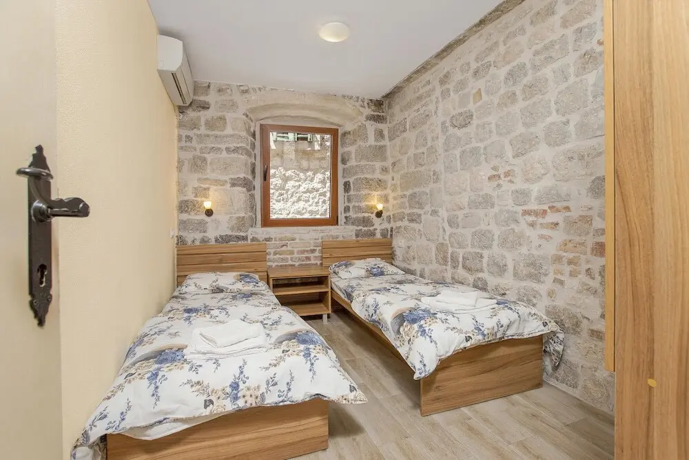Доброта: Historical Heart Apartment