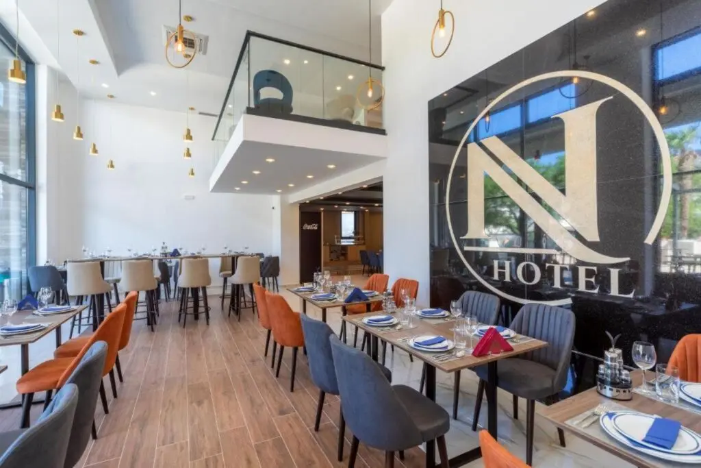 Сутоморе: N Hotel