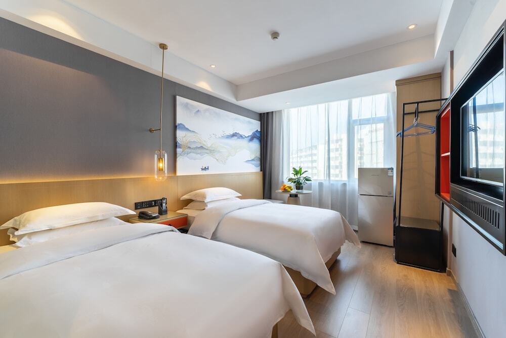 Иу: yì wū shì bó yì měi jū hotel