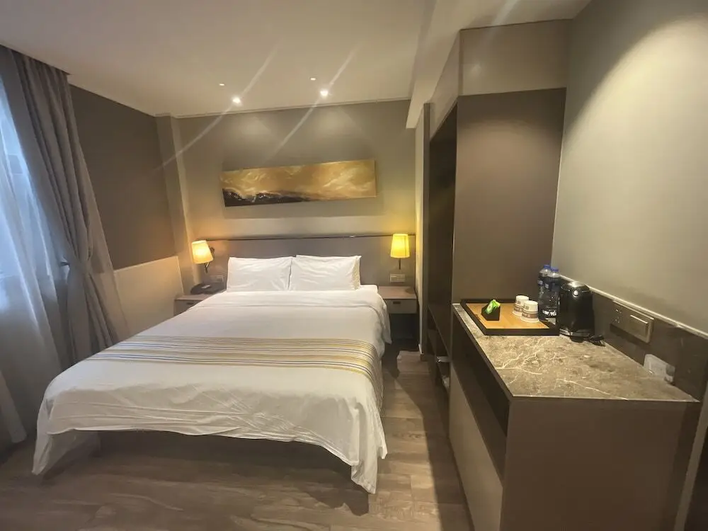 Шанхай: Home Inns Collection Hotel