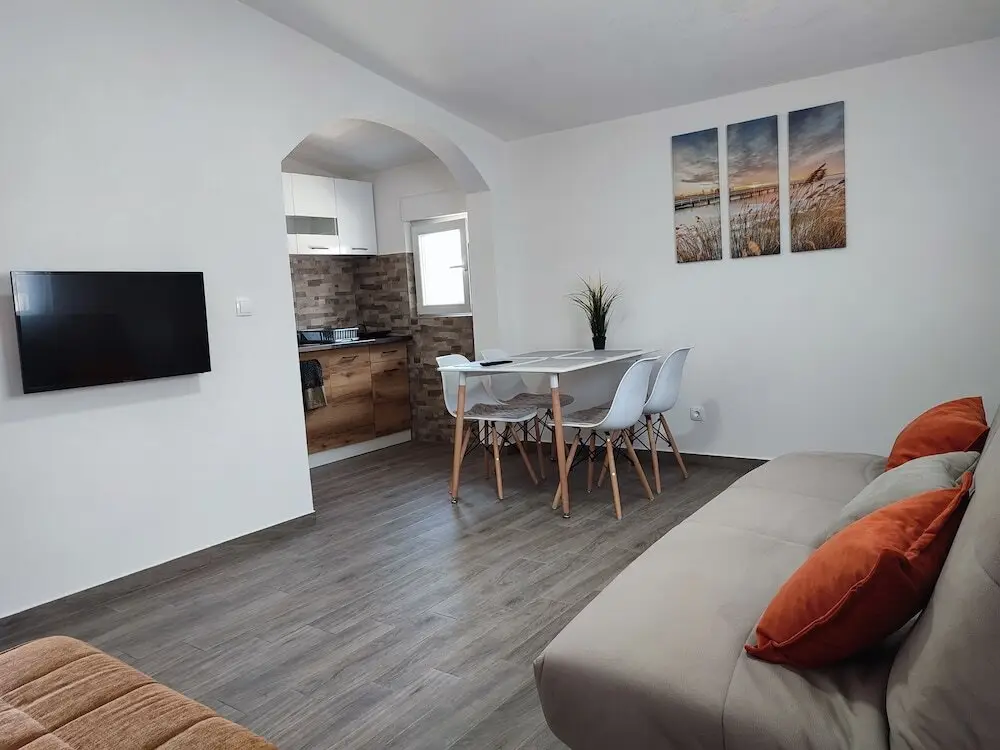 Добро Вода: Sayohat Apartments