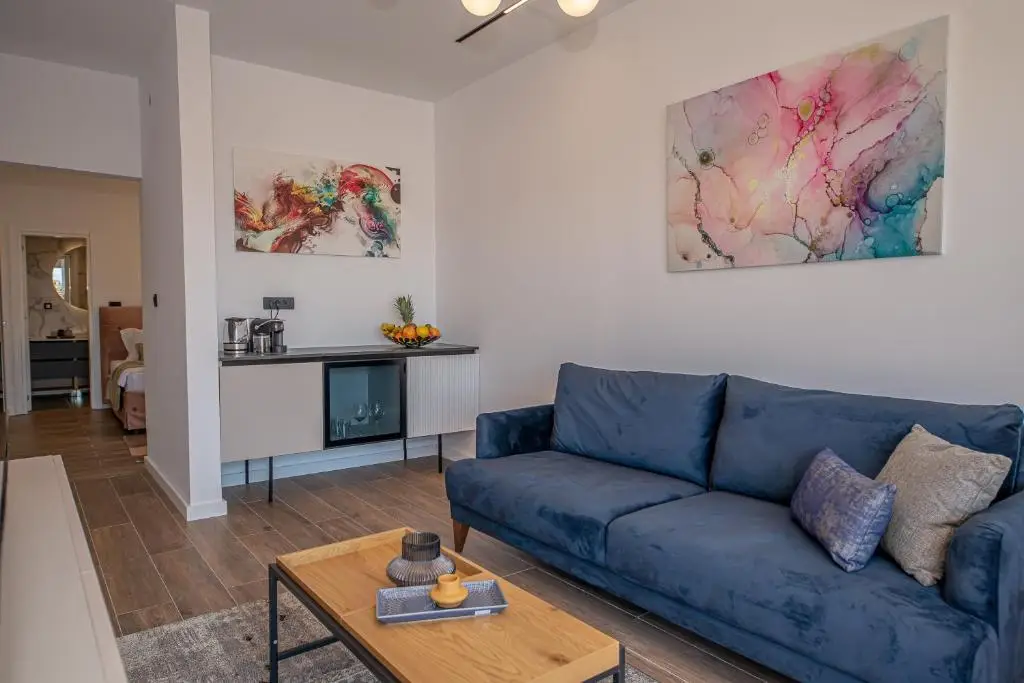Бар: N&N Lux Guest house