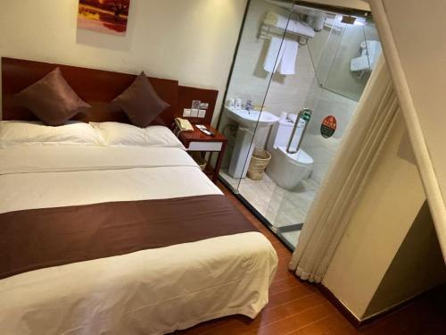 Шанхай: GreenTree Inn Shanghai Songjiang University City New Songjiang Road Express Hotel