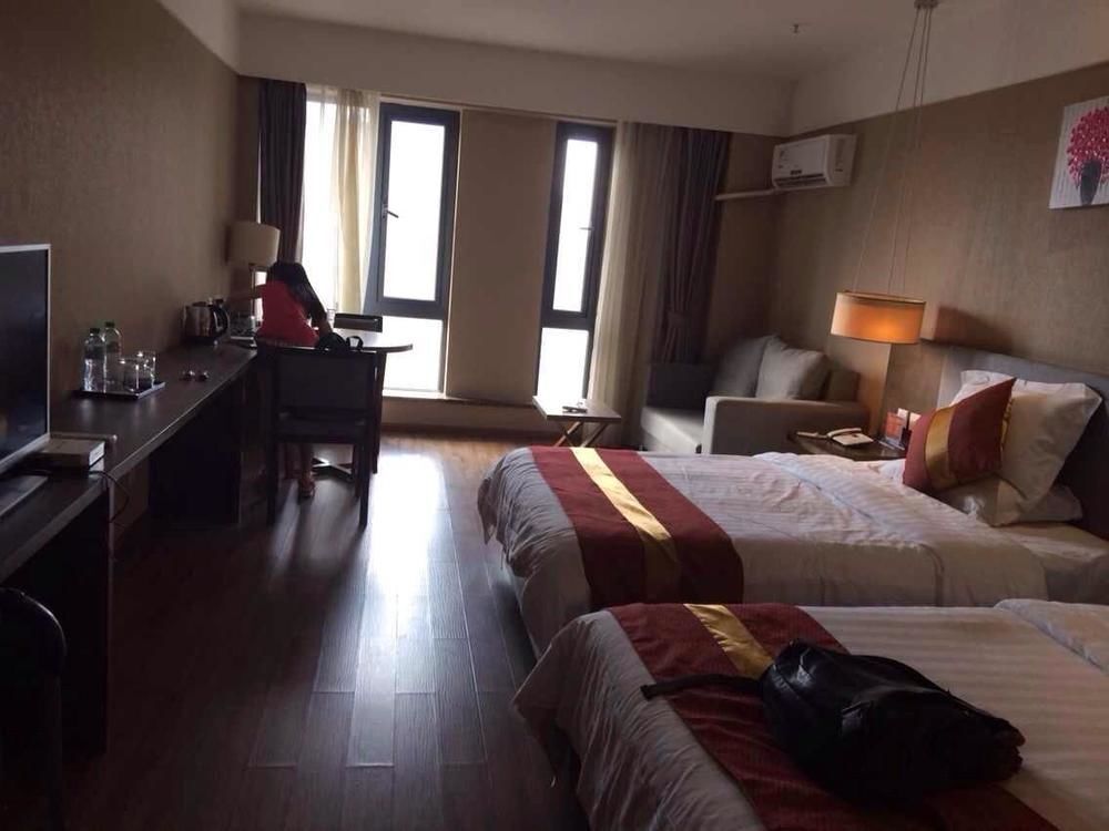 Куньмин: Qunming Shangping Hotel