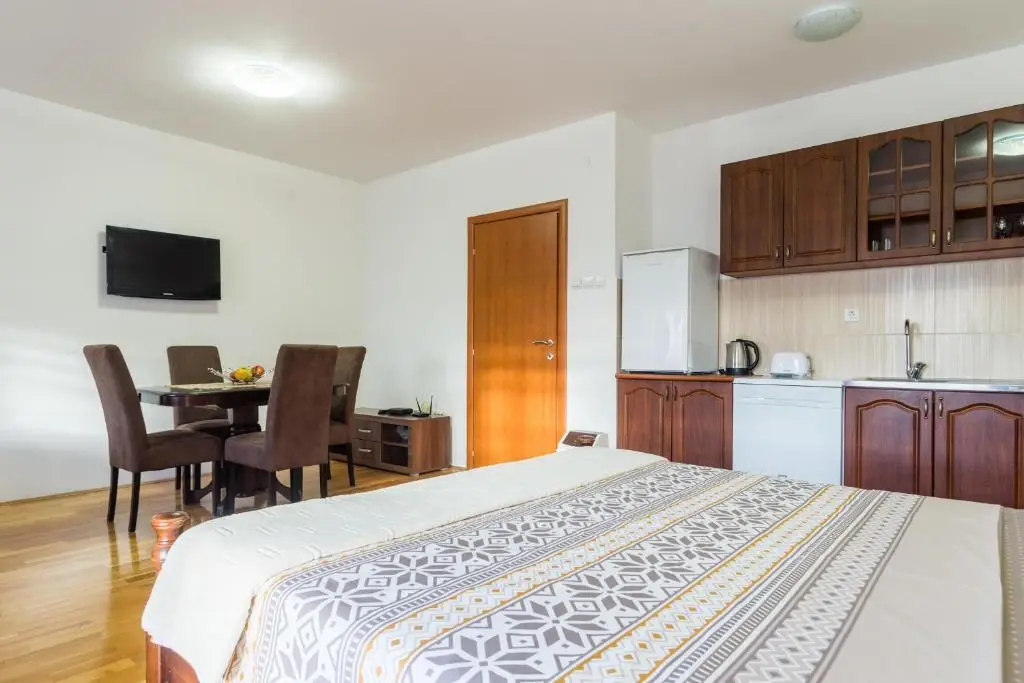 Подгорица: Bright Guest House