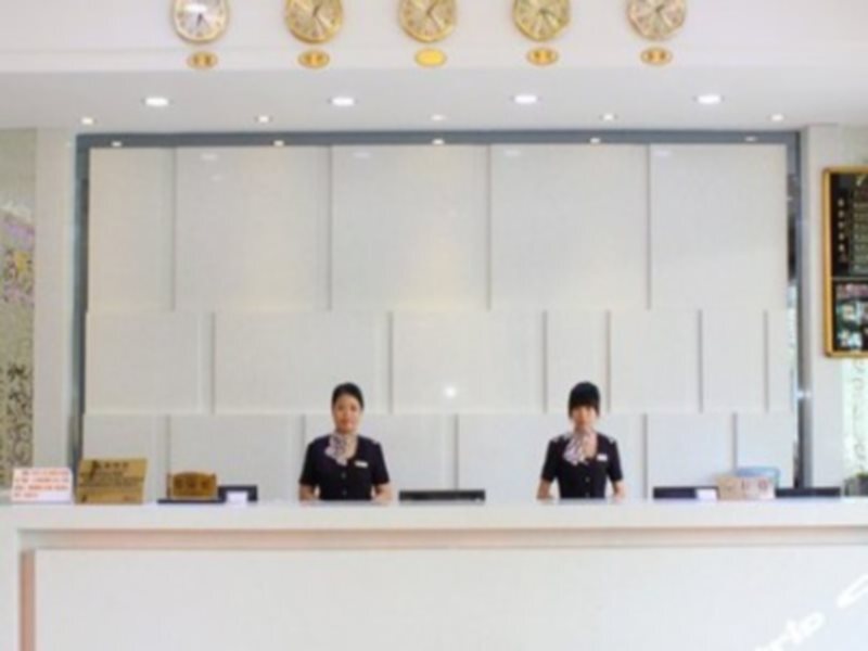 Гуанчжоу: Super 8 by Wyndham Guangzhou BY Airport Renhe Subway Station