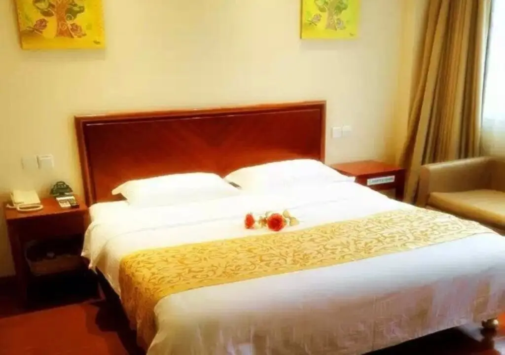 Шанхай: GreenTree Inn Shanghai Hongqiao International Airport Songhong Road Express Hotel