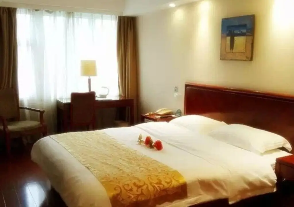 Шанхай: GreenTree Inn Shanghai Hongqiao International Airport Songhong Road Express Hotel