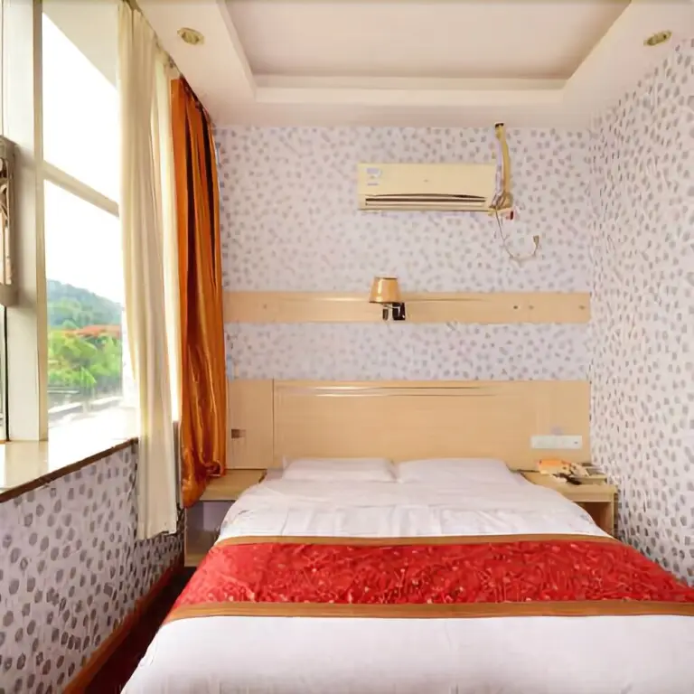 Ухань: Super 8 Hotel Wuhan Huanghelou Yuemachang Branch
