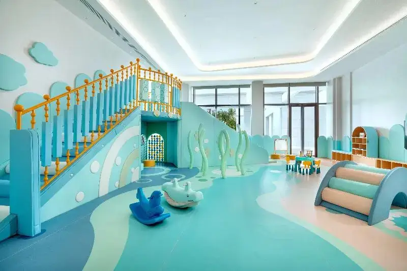 Санья: The Mermoon Resort Hainan Tufu Bay Tapestry by Hilton