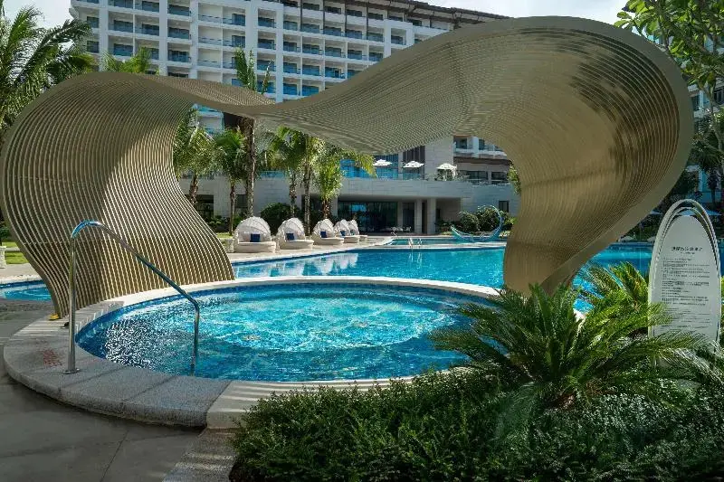 Санья: The Mermoon Resort Hainan Tufu Bay Tapestry by Hilton