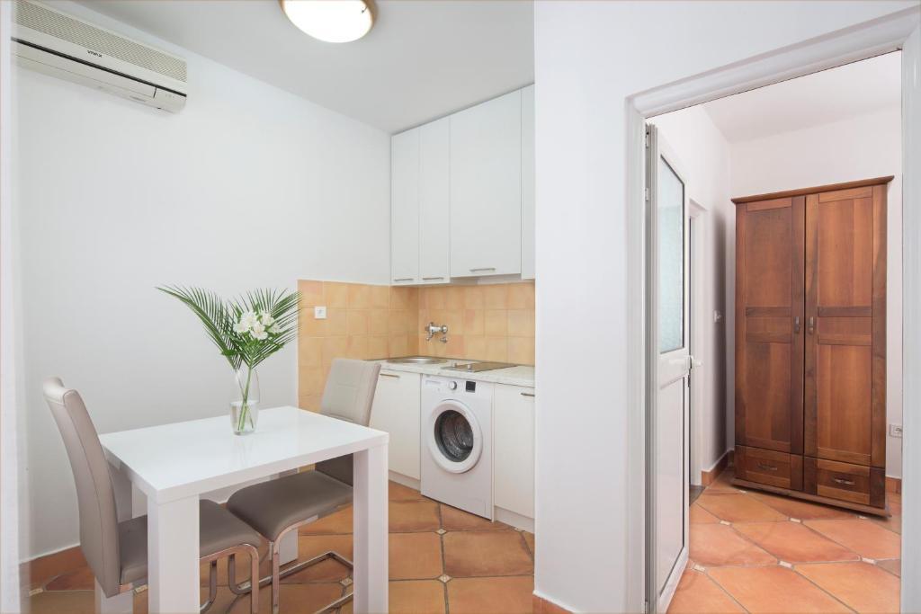 Будва: Mediterranean Apartment Budva