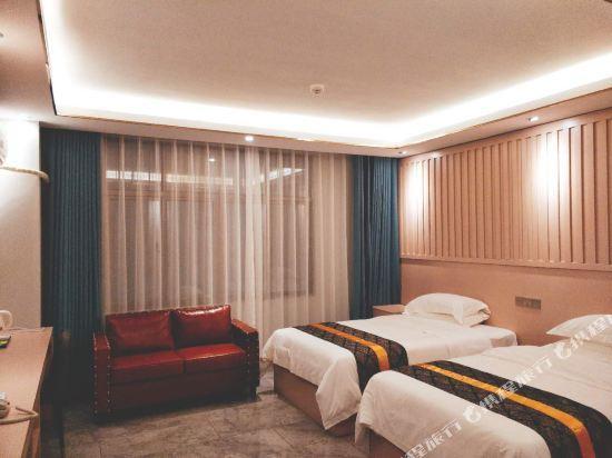 Ледун: Shell Hotel (Ledong Huangliu Bus Station Store)