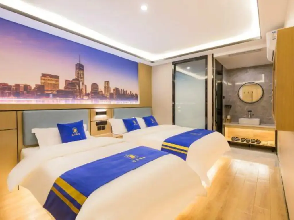 Пекин: Super 8 Collection Hotel (Beijing Zhongguancun Dazhongsi Subway Station)