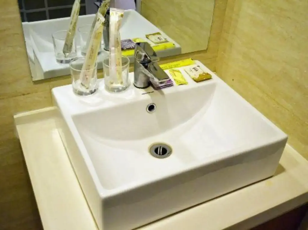 Чжэнчжоу: Le 8 Holiday Hotel (Zhengzhou Erqi Wanda Plaza)