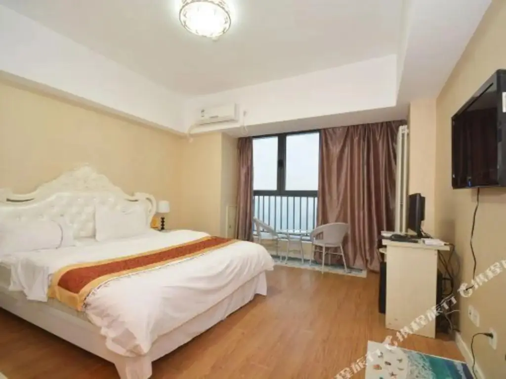 Чжэнчжоу: Le 8 Holiday Hotel (Zhengzhou Erqi Wanda Plaza)