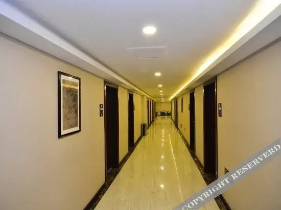 Лоян: Fengzeyuan Business Hostel