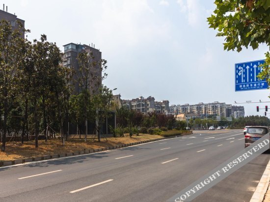 Mingjue Serviced Apartment (Nanchang Changjiang Road Metro Station) — фото 1