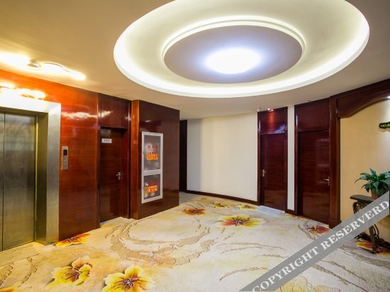 Шаоксинг: Qitun Jincheng Hotel (Diankou Bus Station)